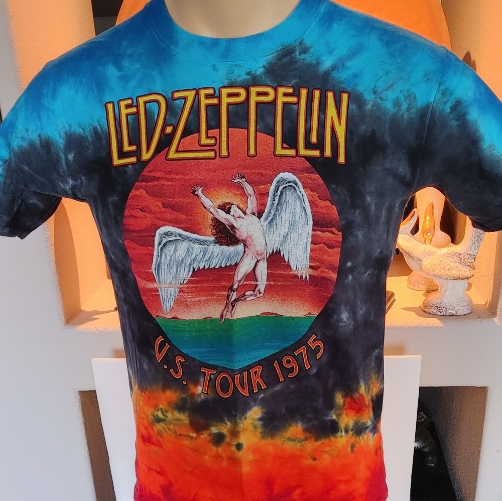 LED ZEPPELIN 1979 U.S.CONCERT TOUR SHIRT REPLICA VERSION.MINT CONDITION.